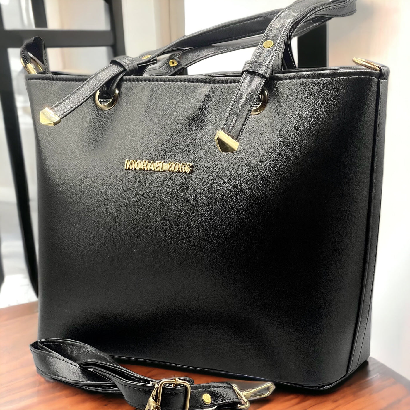 michael kros black hand bag